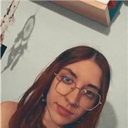 Profesora de matemáticas de primaria y instituto, apasionada por las matemáticas y poder trasmitir esa emoción a los niños.